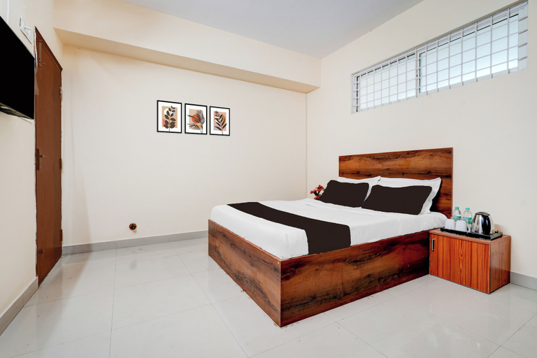 Room 4, Super Hotel O Abbigere Bangalore North, Bangalore
