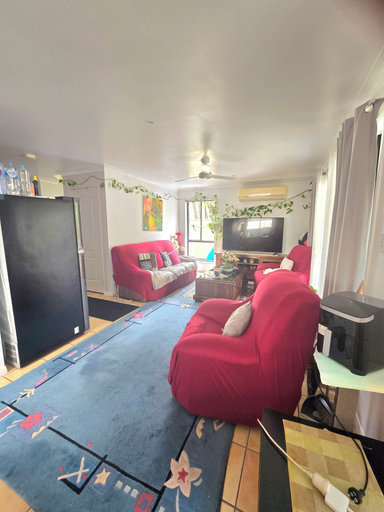 Living room, Room-large Room in Arundel, Gold Coast