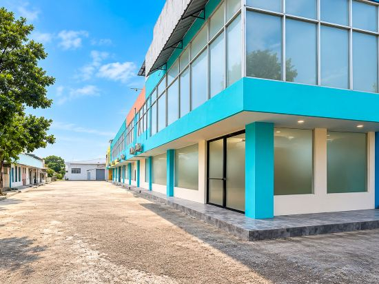 Hotel Exterior 2, SANS Hotel Guntur Cendana Garut, Garut