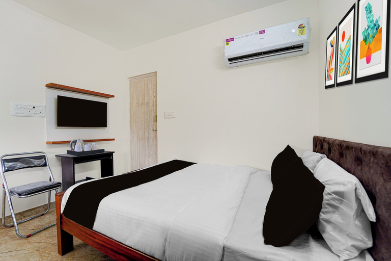 Room 5, Townhouse MK University Bus Terminal Madurai, Madurai