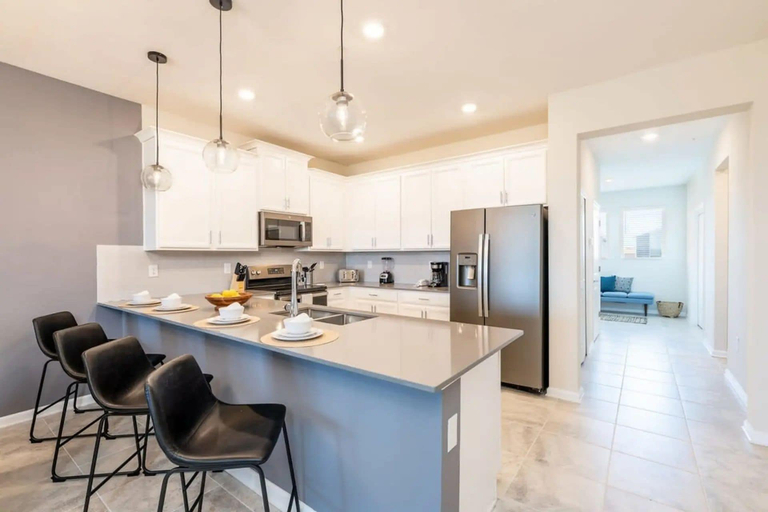 Private kitchen 2, Stylish 3BR Condo Near Disney & Resort Fun, Osceola