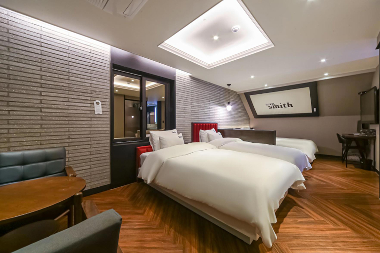 Bedroom 2, Busan Daeyeondong Hotel Smith, Nam