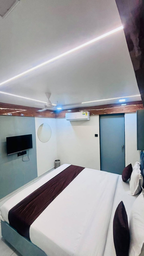 Room 2, Hotel Blue City, Ahmadabad