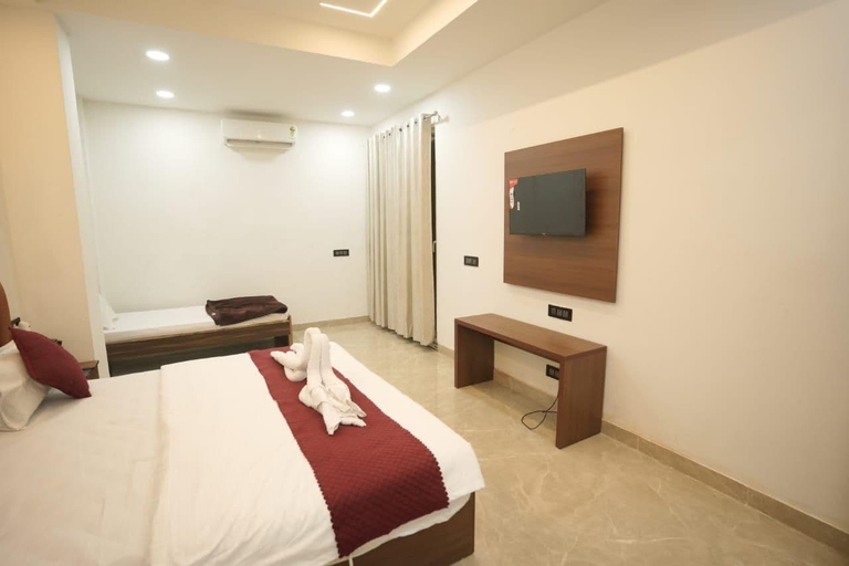 Room 5, OM Villa Heritage Varanasi, Varanasi