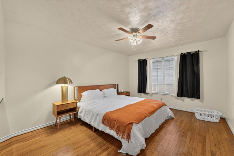 Room 2, White Rock Lake House, Dallas