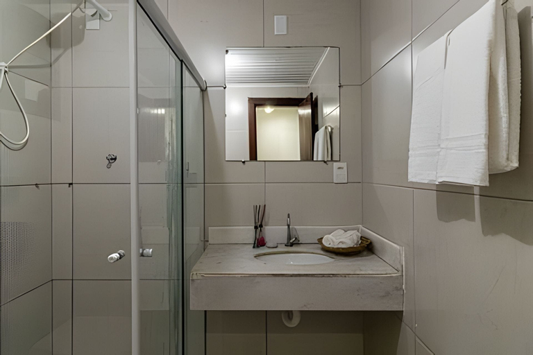 Bathroom 4, Casa 1 Porto Seguro 6 Quartos e Piscina, Porto Seguro