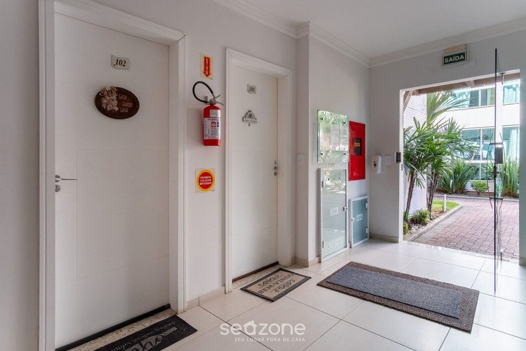 Interior, 2 Bedroom Apart w/ Air 270m From the Beach Gps0102, Imbituba