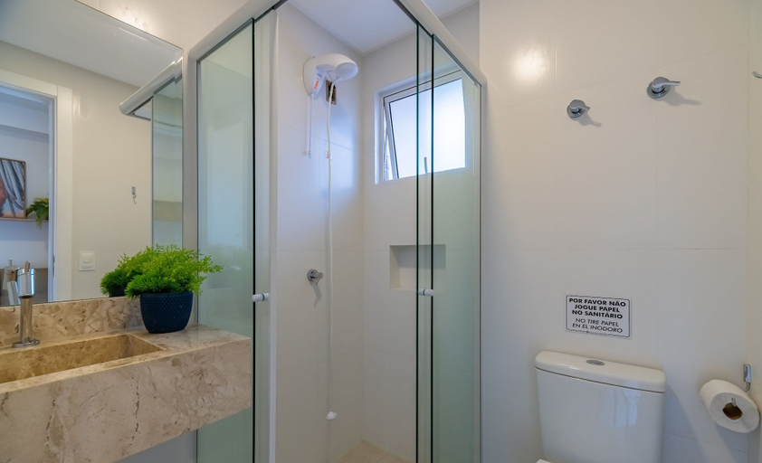 Bathroom, Studio w/ Pool 350m From Beach Bombinhas Vec120, Bombinhas