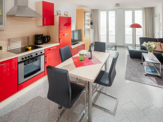 Private kitchen 4, Holiday Apartment With 1 Bedroom, Aurich