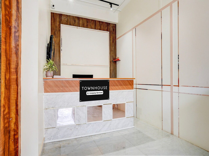 Reception 5, Townhouse Lahartara Railway Bridge, Varanasi