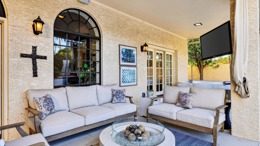 Interior 2, Casa Talavera by Avantstay Pool + Hot Tub + Fire Pit + BBQ Mins to Golf, Maricopa