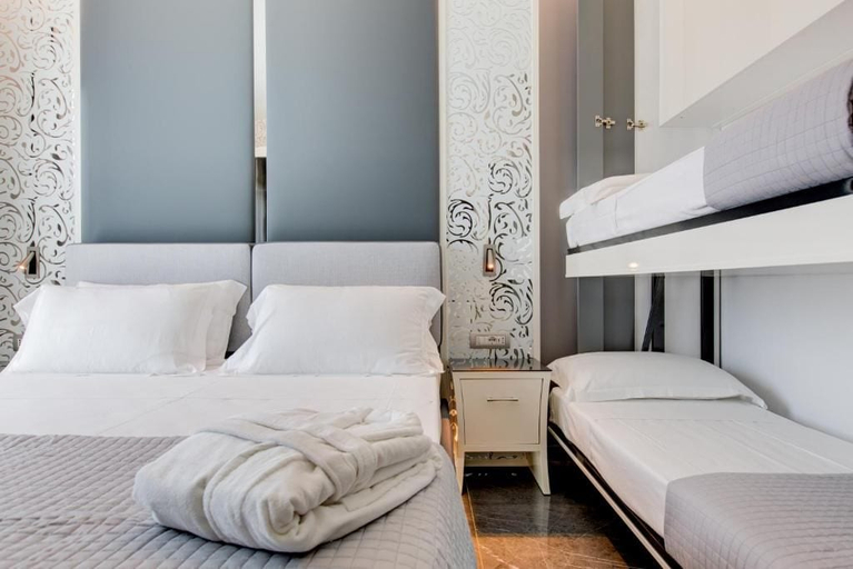 Bedroom 2, Due Mari, Rimini