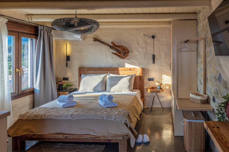 Room 1, Vorenia Horizon, Crete