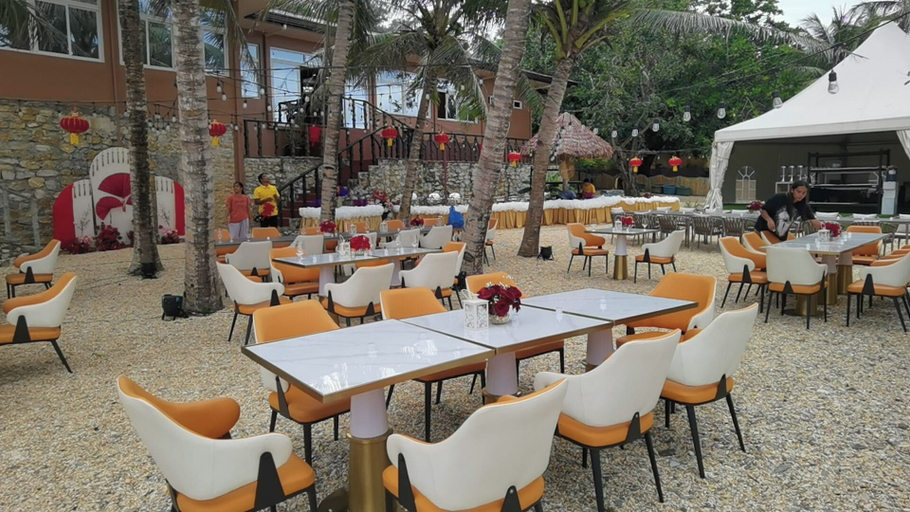 Dining 4, Room-serene & Luxury Resort 8m Dome - Pe, Romblon