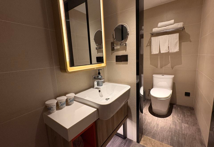 Bathroom 3, Hanting Hotel Tianjin Nankai Wangdingdi Metro Station, Tianjin