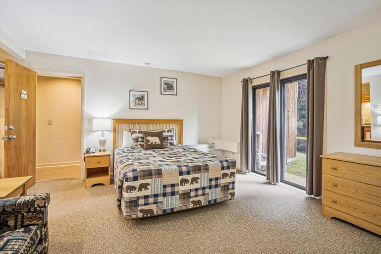 Bedroom 3, Cedarbrook Two bedroom Suite 10708, Windsor
