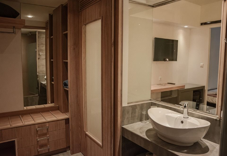 Bathroom 5, Petra Mare Hotel, Crete