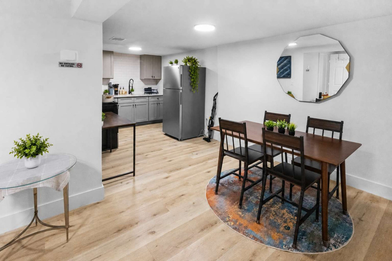 Room 5, 2BR Near TSU and Med Center I Assigned Parking 4, Houston
