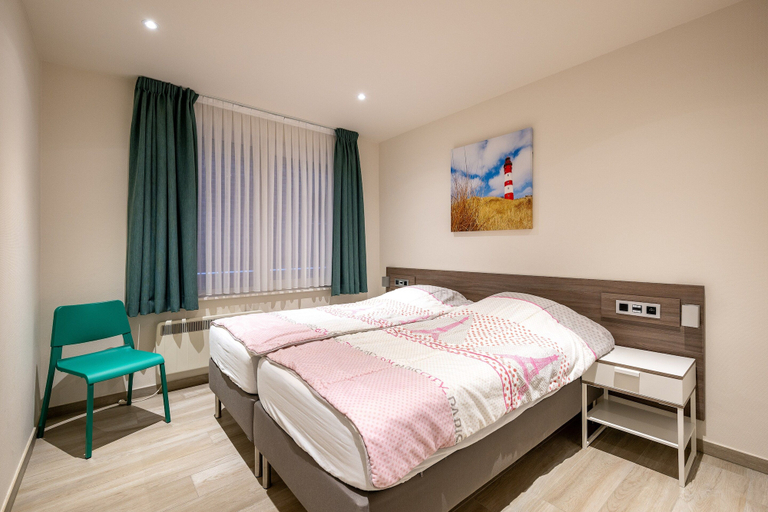 Room 5, Apartment in Blankenberge With Sea Views, West-Vlaanderen