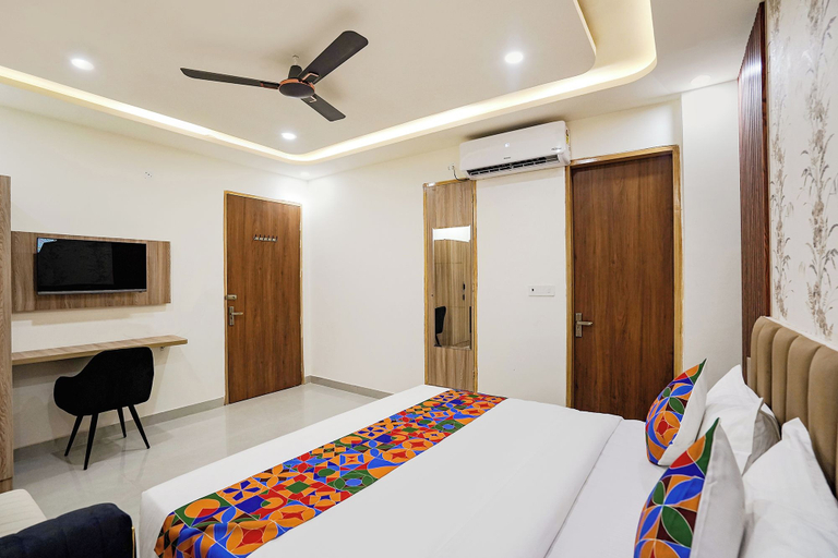 Room 3, Fabhotel Drive Inn, Gautam Buddha Nagar