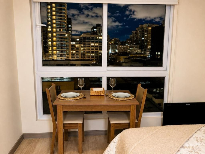 Room 1, Vista Urbana - Metro y Seguridad, Santiago