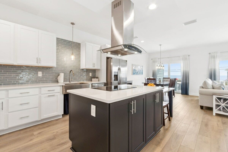 Private kitchen 2, New 2025 Ocean Views Pool 4BR, Nassau