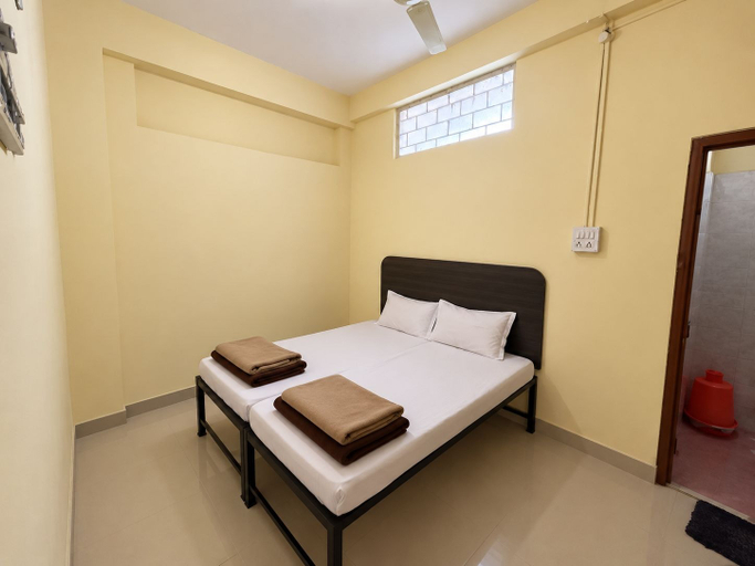 Room 2, Shree Gajanan Lodge, Aurangabad