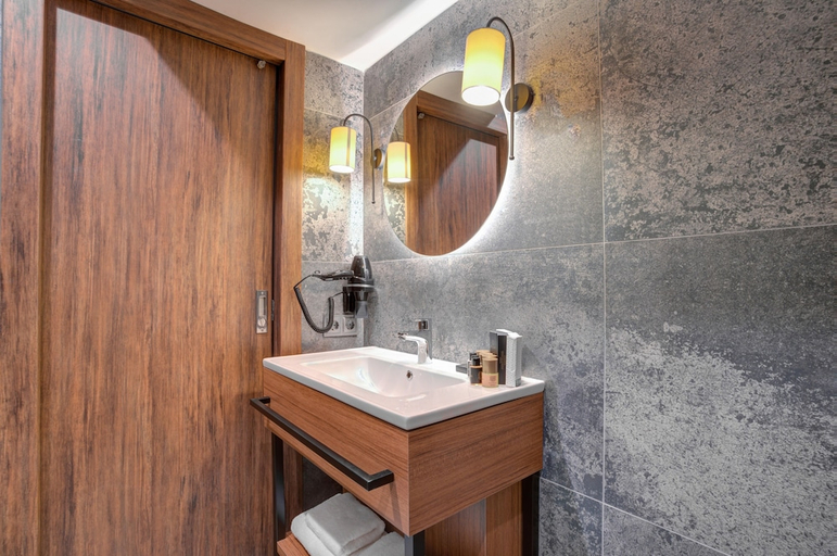Bathroom 5, Depiero Hotel Karaköy, Beyoğlu