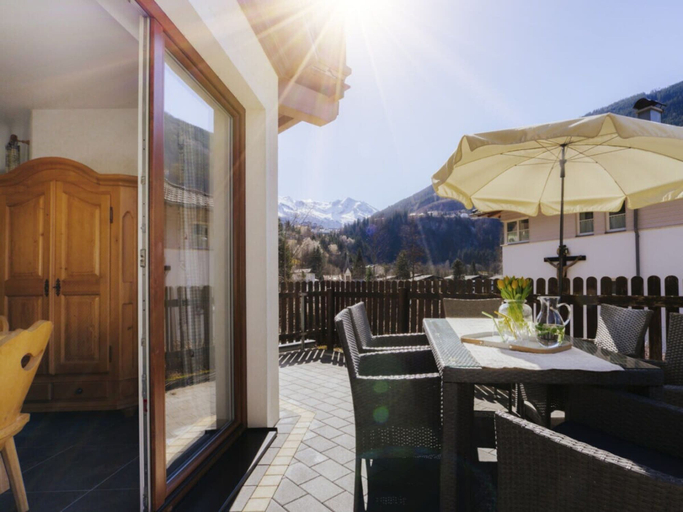 Outdoor dining 5, Holiday Home With 3 Bedrooms, Sankt Johann im Pongau