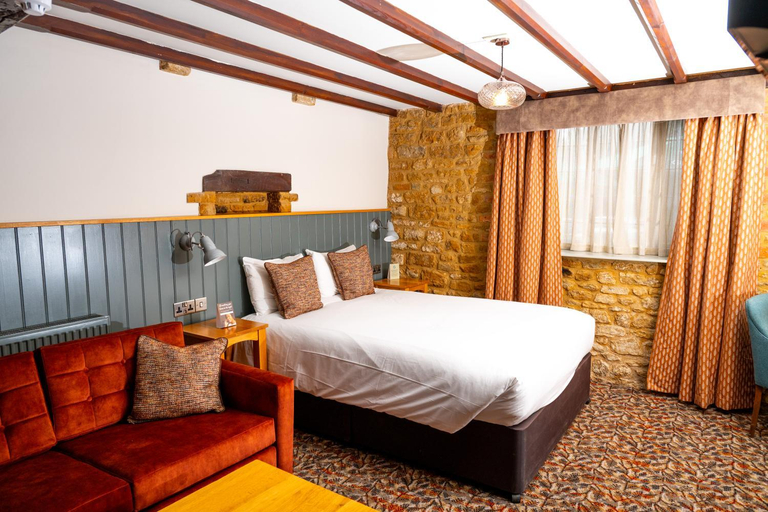 Bedroom 2, Red Lion Hotel by Greene King Inns, Oxfordshire