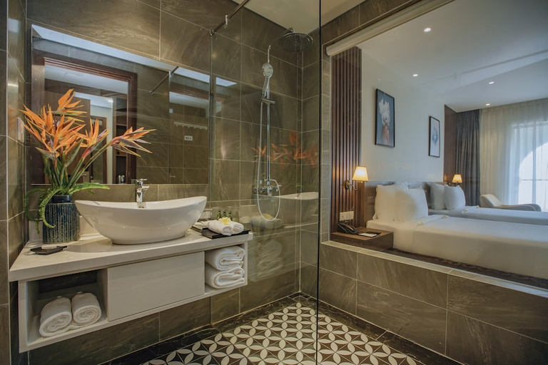 Bathroom, Celina Peninsula Resort, Đồng Hới