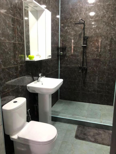Bathroom 3, Veni Vedi guesthouse