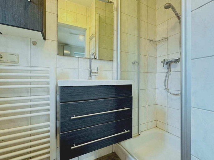 Bathroom 3, Holiday Home in St. Peter-ording With Wi-fi, Nordfriesland