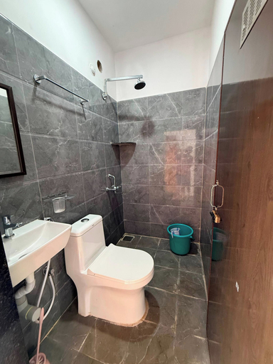 Bathroom 4, Room-studio Couple Choice R -10 1st Floo, North Goa