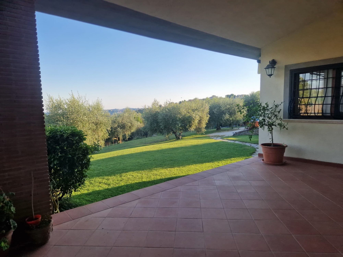 Terrace/patio, Linda's Retreat B&B, Roma