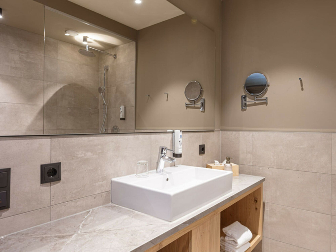 Bathroom 2, Apartment in Schruns With Swimming Pool, Bludenz