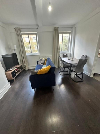 Living area 3, Modern 1-bed Apartment Southwark, London