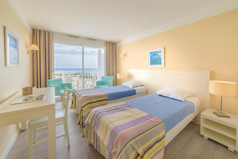 Room 4, Oceanfront Suite for Five, Vendée