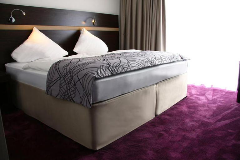 Bedroom 3, Sporthotel Racket Inn, Hamburg