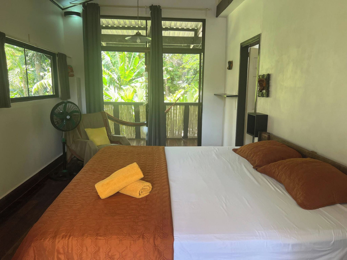 Room 5, Large Private Jungle Loft in Playa Cocles, Talamanca