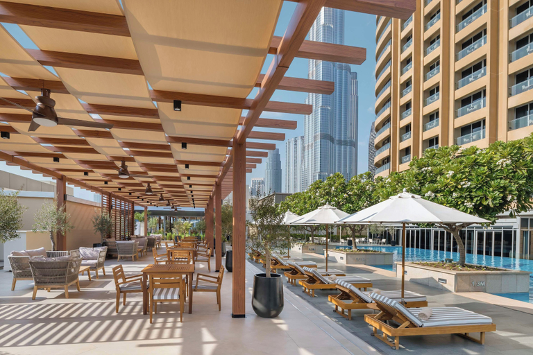 Outdoor dining, Kensington 1BR Kempinski Dubai Mall, Dubai