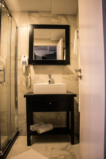 Bathroom 3, Best Western Hotel Galla, Kosovo Polje