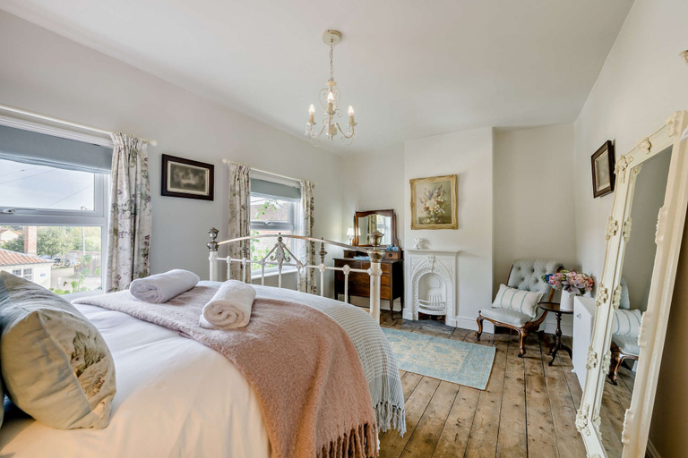 Room 3, Host Stay Silk Weaver s Cottage, Norfolk