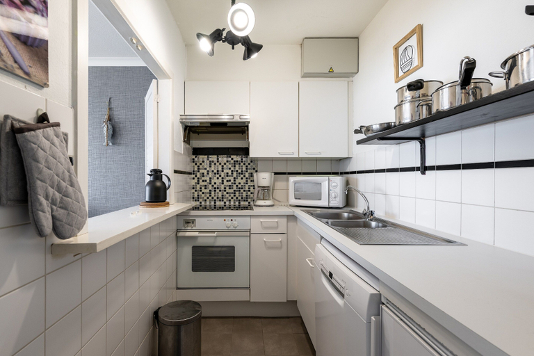 Private kitchen 3, Apartment in Blankenberge With Sea Views, West-Vlaanderen