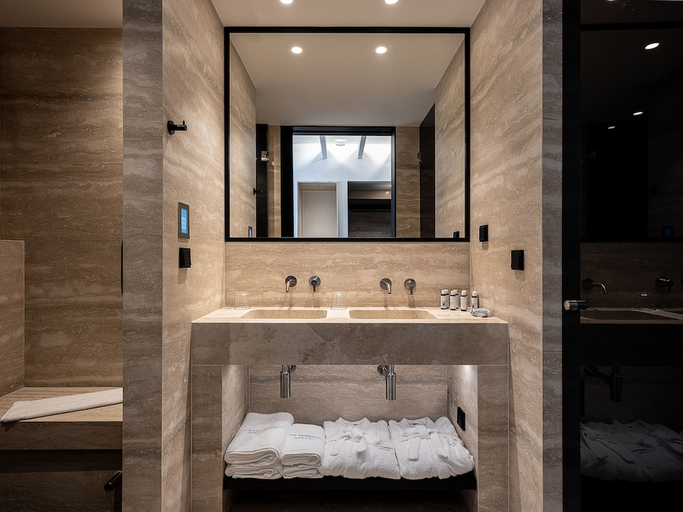 Bathroom 5, The Tanneries Hotel & Spa, Crete