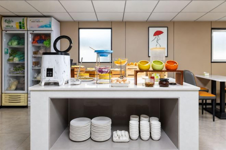 Food & Drinks 4, Heyi Express Hotel (Zhuhai Baijiao Science Park Doumen Bus Terminal), Zhuhai