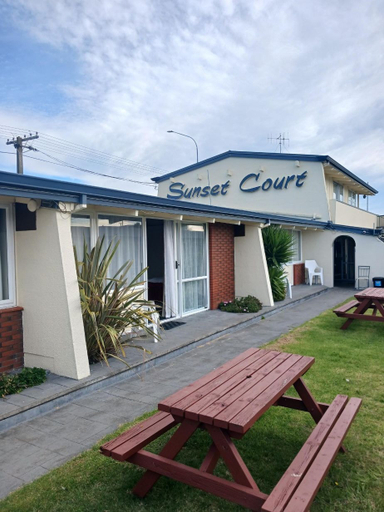 Exterior & Views 2, Sunset court Motel, Napier