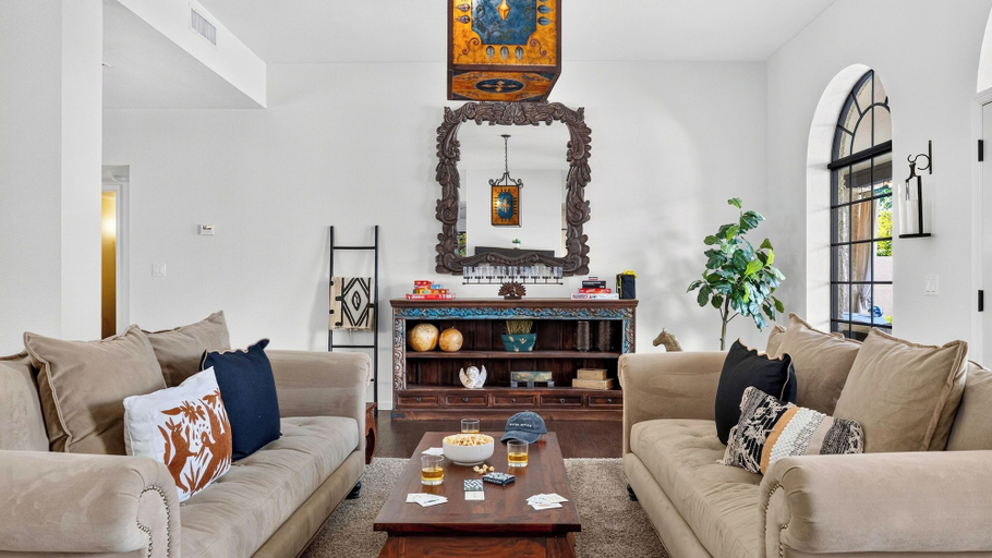 Interior 5, Casa Talavera by Avantstay Pool + Hot Tub + Fire Pit + BBQ Mins to Golf, Maricopa