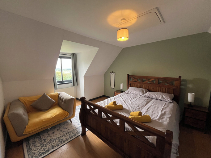 Room 5, Highland Haven With Mountain Views, Highland