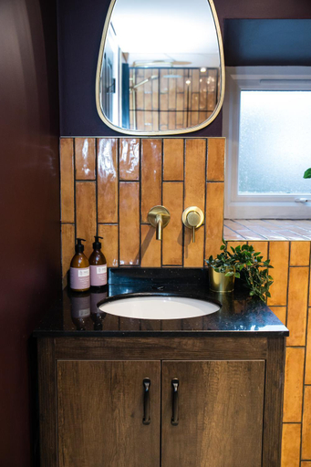 Bathroom 5, Foxlow Grange by Muse Escapes - Whole House 15 Bed, Derbyshire